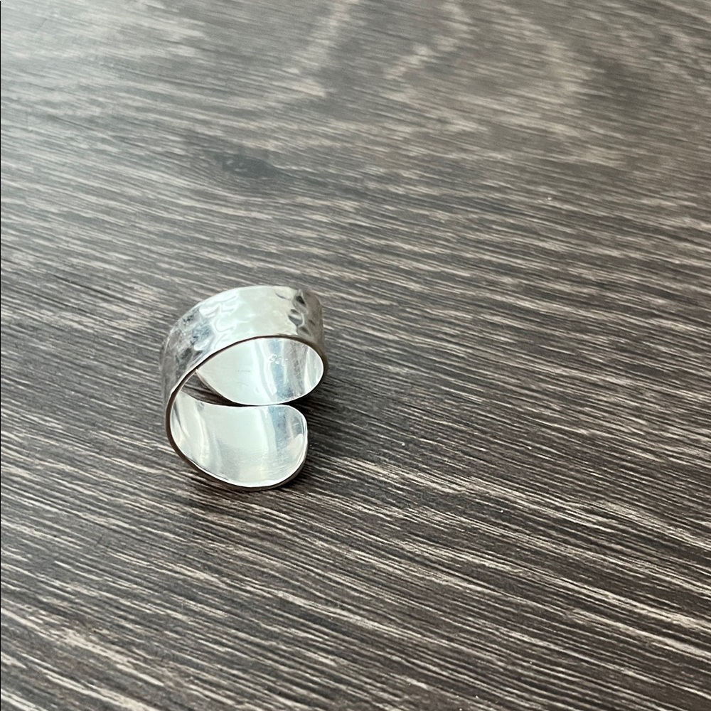 Size 8 925 Silver Textured Ring - Picture 2 of 4